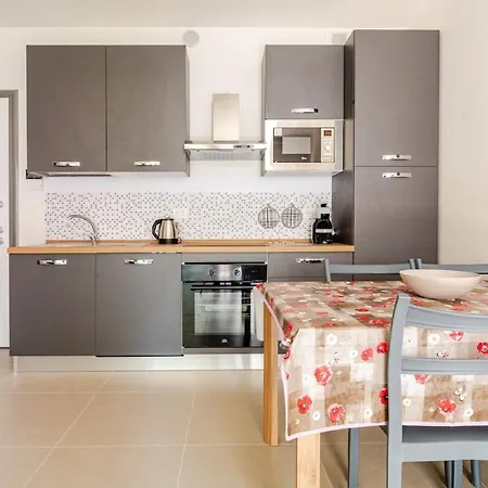 New Bamboo Airport Trade Fair Appartement